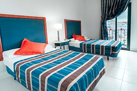 2 BEDROOMS APARTMENT 3 ADULTS + 2 CHILDREN