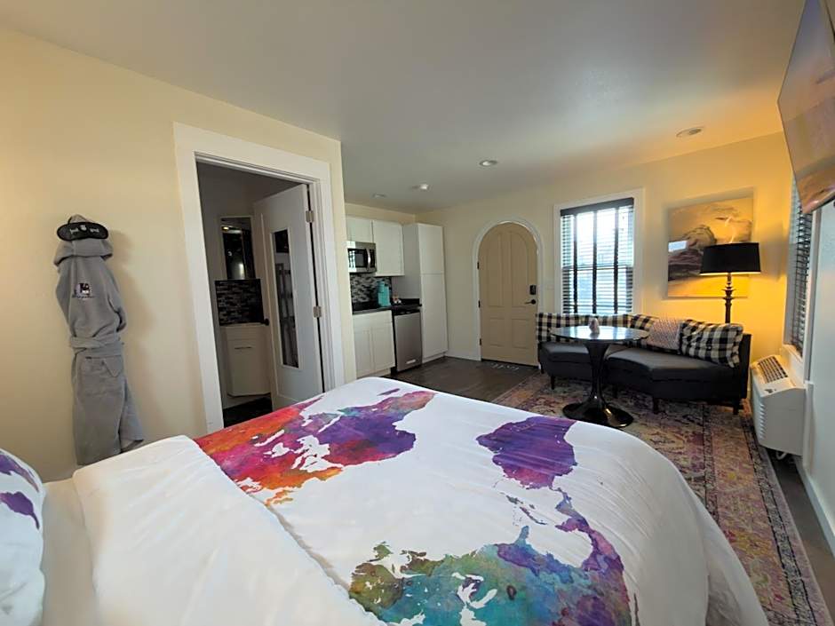 EO Bungalows, Black Hills