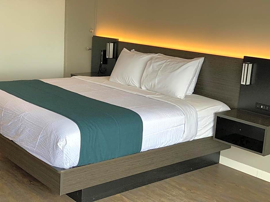 Motel 6 Louisville, Ky- Airport/ Fair Expo