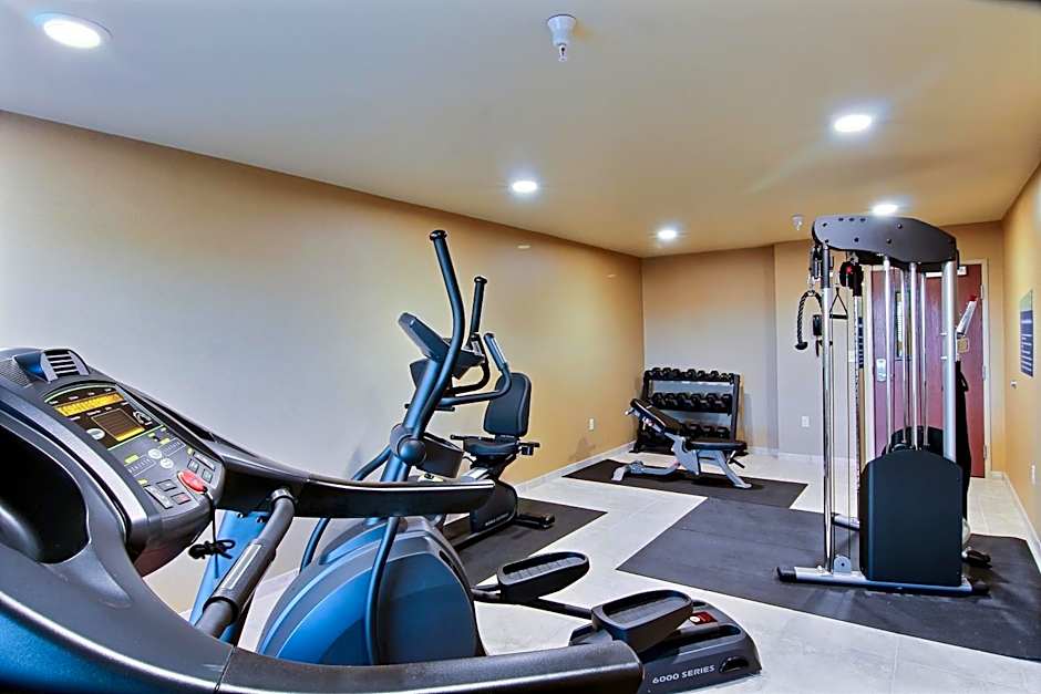 Cobblestone Hotel & Suites - McCook