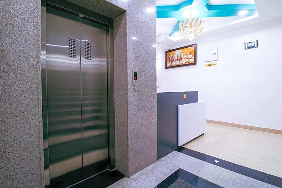 Treebo Paras Raj Near City Palace