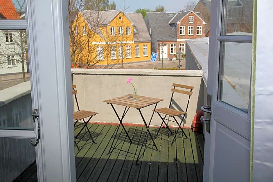 Foto 1 de 3 de 2 Beds, No Pets, Balcony