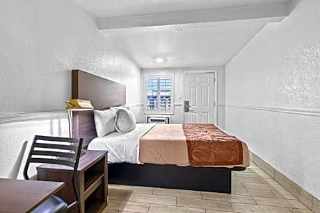 Executive King Room 1 Bedroom Smoking
