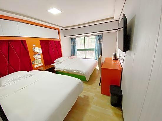 Jinpeng Hotel (Guangzhou Yongqingfang Chenjiaxuan Subway Station)