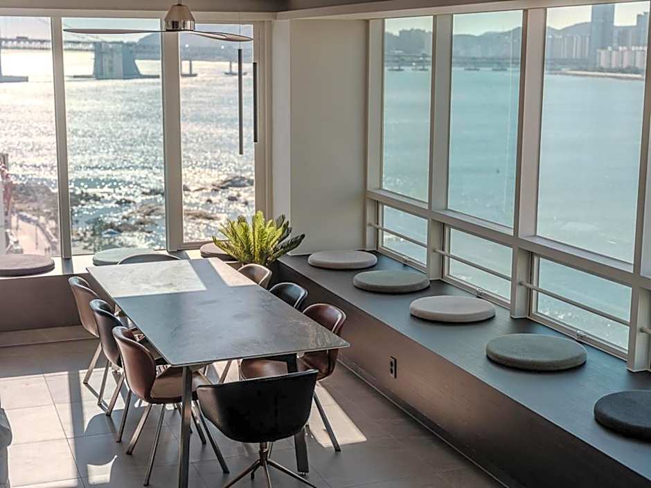 Meomulda Ga Gwangan Poolvilla