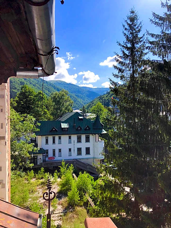 Royal Residence 1901