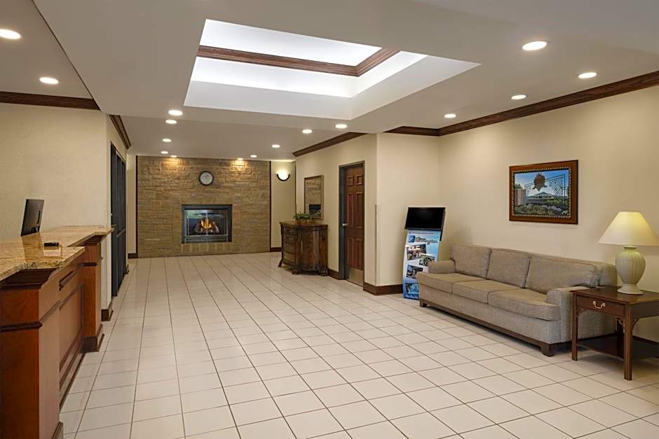 Crown Pointe Lodge; BW Signature Collection
