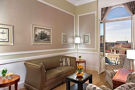 High Floor Suite, 1 Bedroom Junior Suite, 1 King, Sofa bed