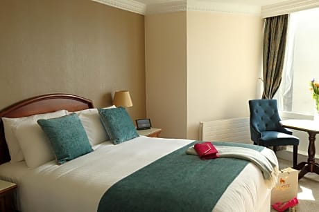 Deluxe Double room with River view - Room only