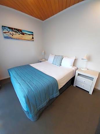 One-Bedroom Apartment with Sea View first floor