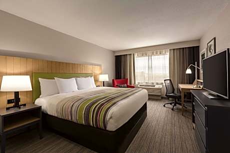 King Room with Accessible Roll-In Shower - Non-Smoking