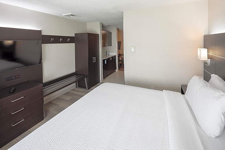 Holiday Inn Express & Suites Chicago West - St Charles By IHG