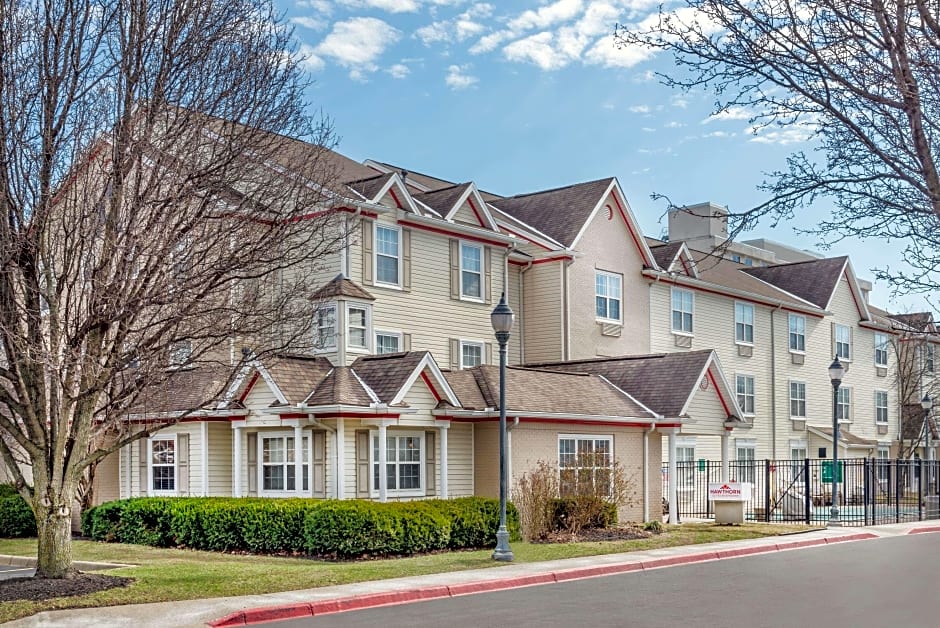 Hawthorn Suites By Wyndham Louisville North – Jeffersonville, IN