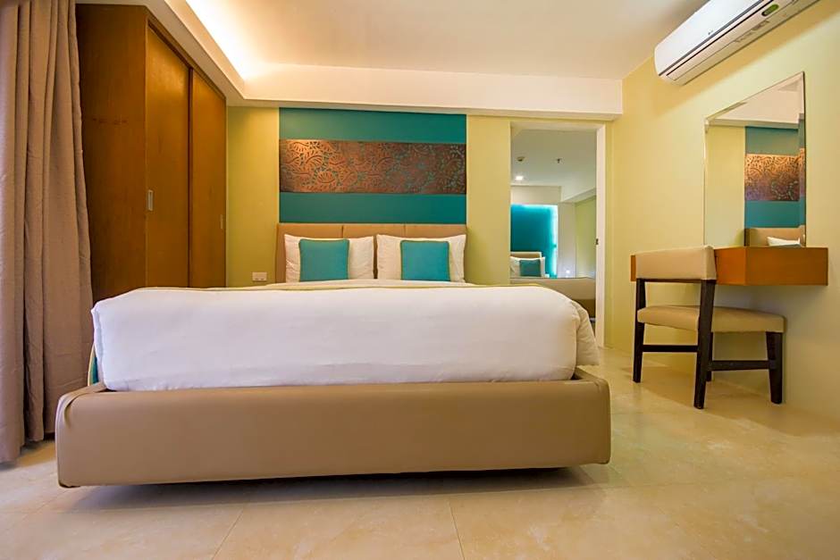 Photo 1 of 5 of Family Suite