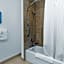 Beach House Inn & Suites