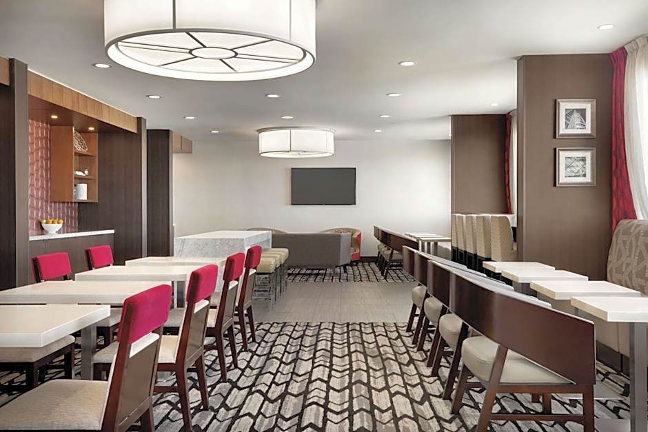 DoubleTree by Hilton Hotel Toronto Airport West