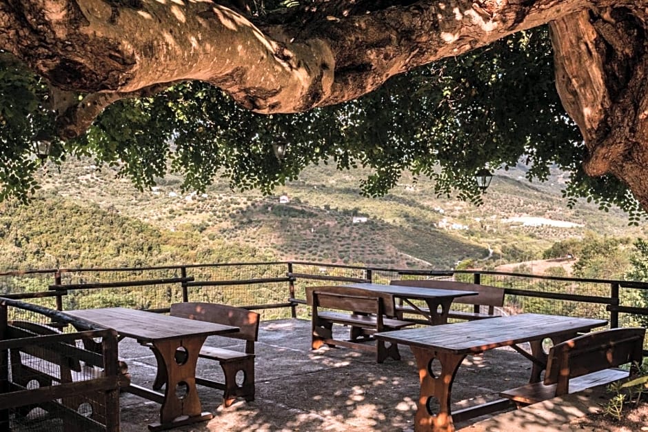 Casale storico nella campagna cilentana