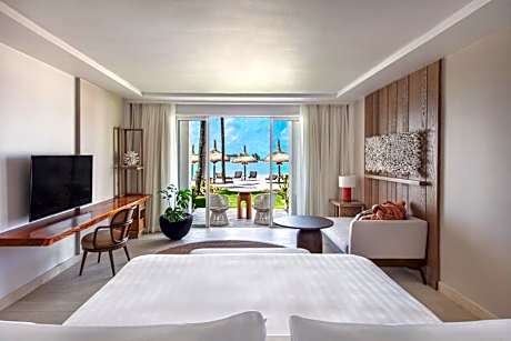 Hibiscus Beachfront Junior Suite King
