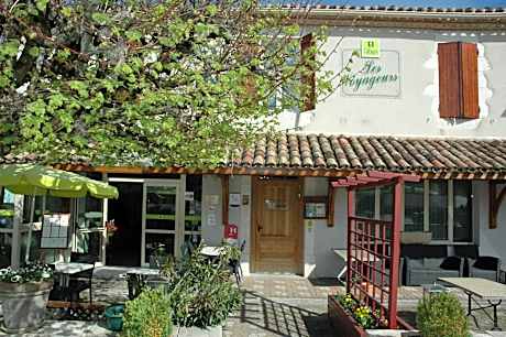 Logis Hôtels - Hôtel et Restaurant Les Voyageurs