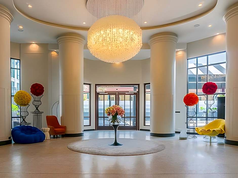 Solis Beach Hotel Rajamangala