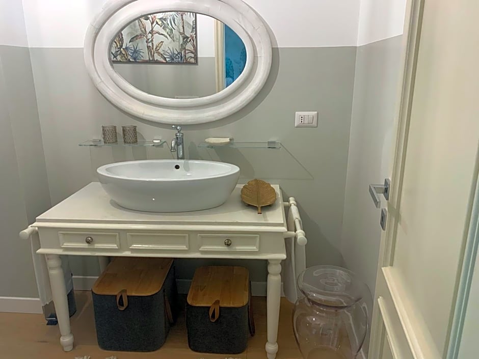 Tra gli Alberi e il Mare