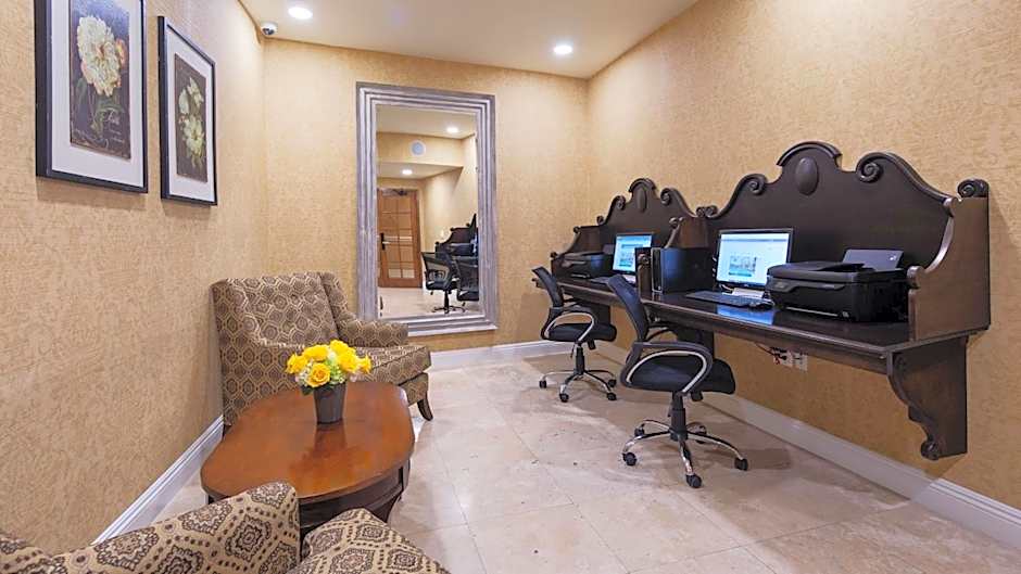 Best Western Plus Sunset Plaza Hotel