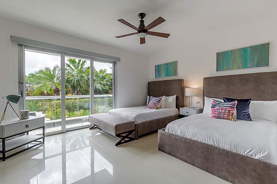 Mareazul Beach Front Condos At playa del Carmen