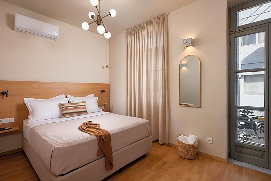 Living Yard Acropolis