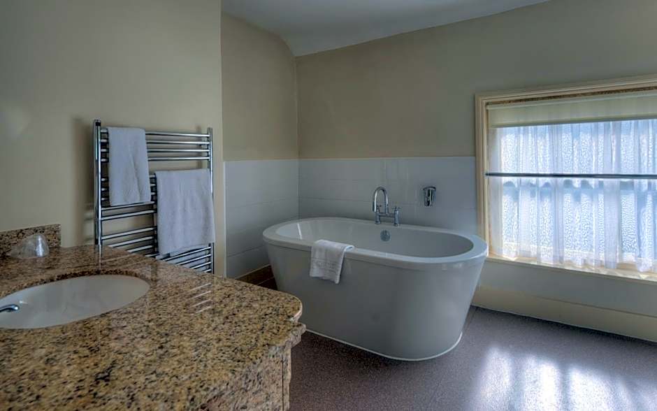 Dog & Partridge by Chef & Brewer Collection