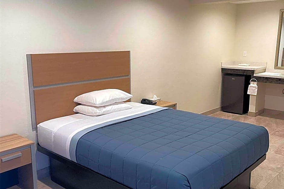 Super 8 by Wyndham Bakersfield CA