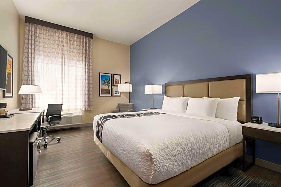 La Quinta Inn & Suites by Wyndham San Bernardino