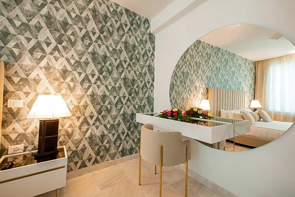The Penthouse Suites Hotel
