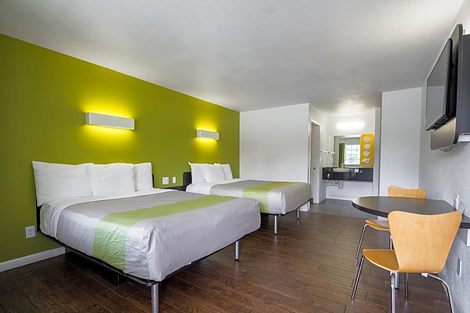 Motel 6 - Downtown Monterey