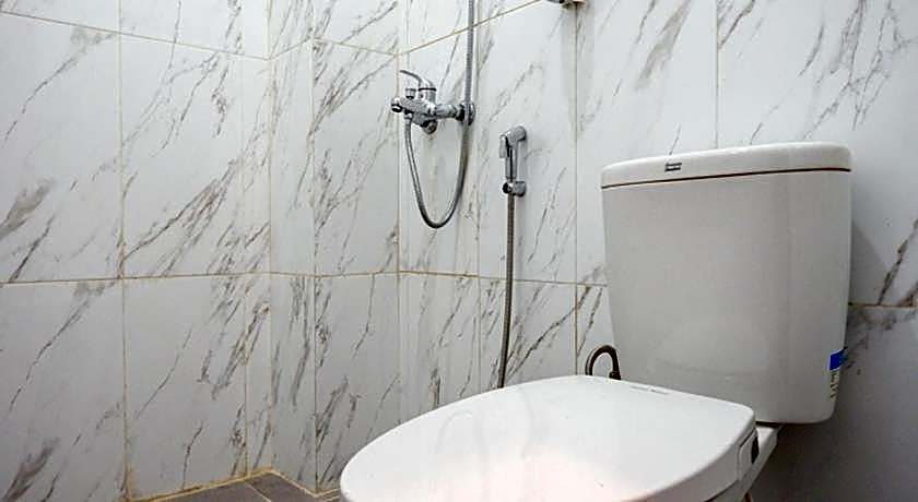 RedDoorz near Pasar Batang