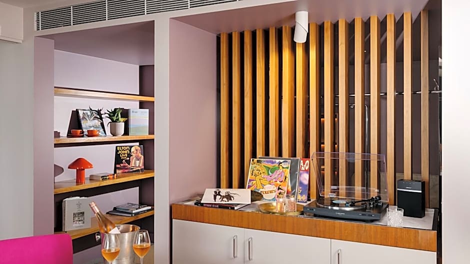 Hotel Indigo Sydney Potts Point By IHG