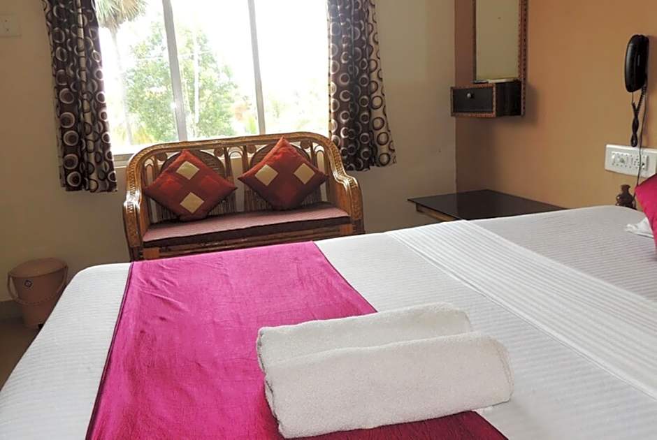 Goroomgo Surya Inn Konark