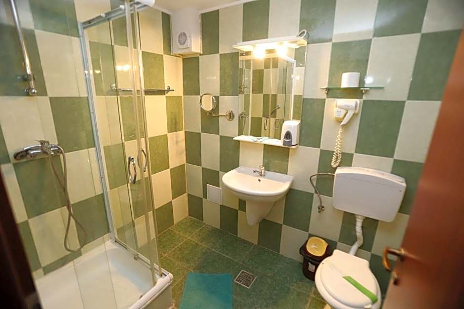 Restaurant Casa Nicolenco Azuga by Genco