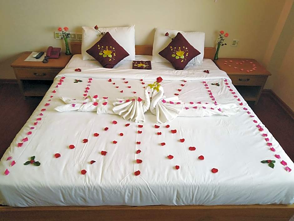 Golden Lotus Inle Hotel