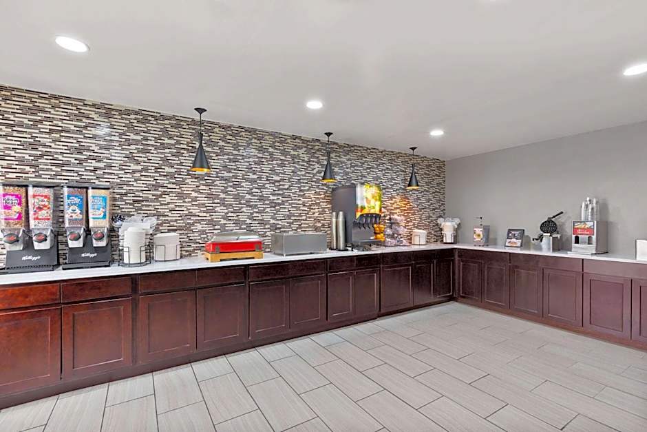 La Quinta Inn & Suites by Wyndham Goodlettsville