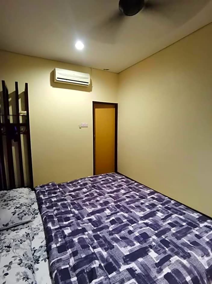 OYO 90883 Pavilion Inn Hotel