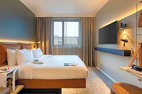 Moxy by Marriott Berlin Ostbahnhof