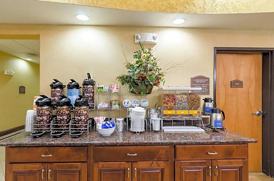 Comfort Suites Salina South