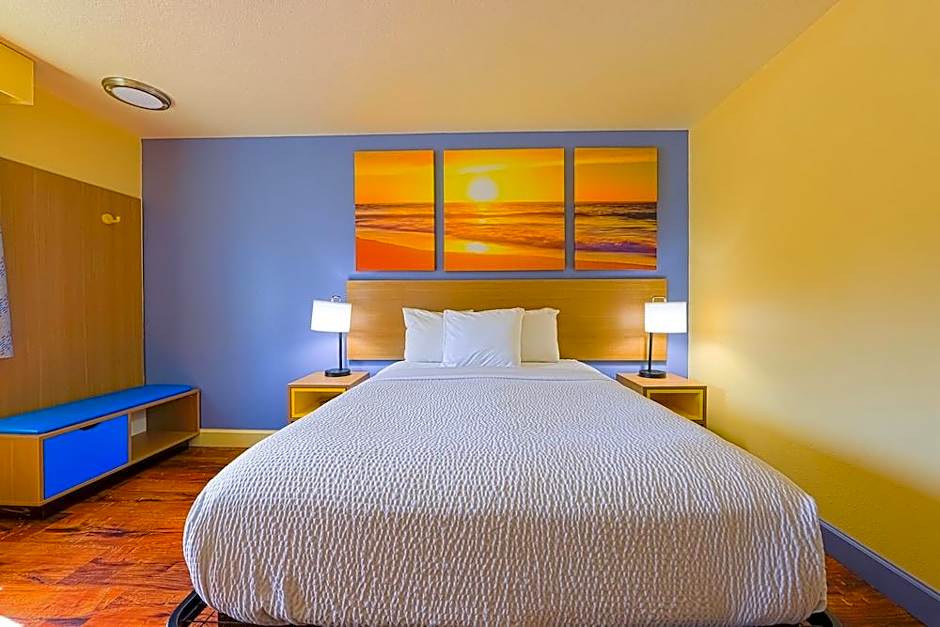 Coastal Inn by OYO Lincoln City - Oregon Coast Hwy