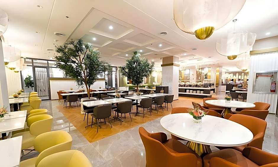 Uma Hotel And Residences 