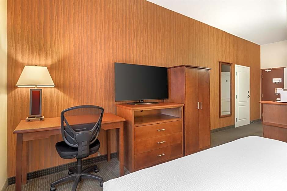 Best Western Plus Service Inn & Suites