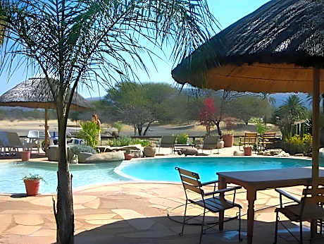 Gabus Game Ranch Hotel