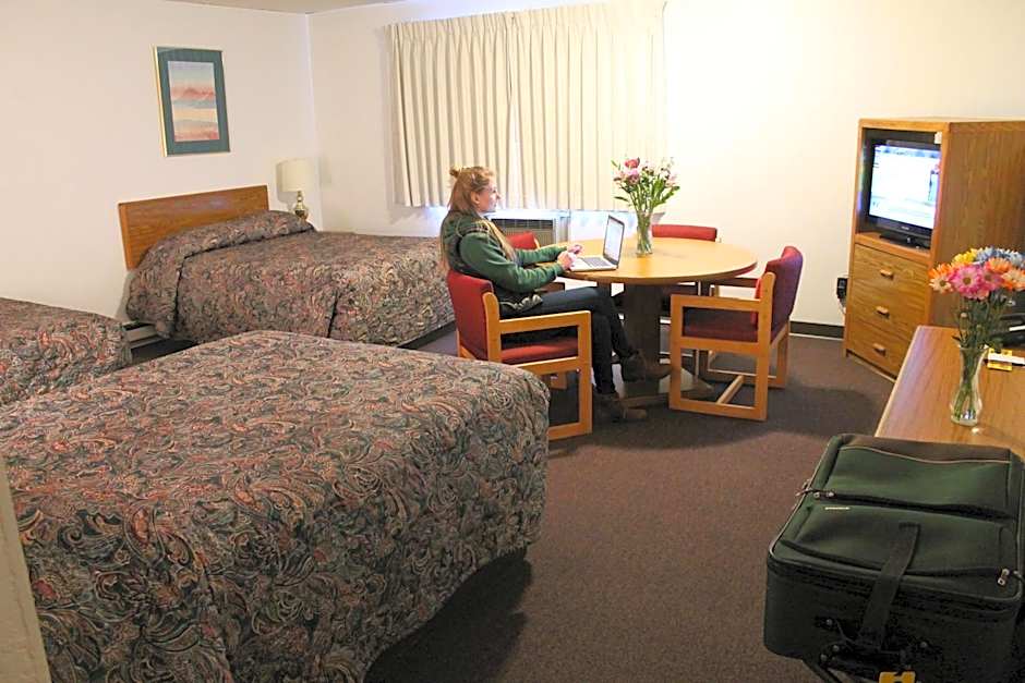 Budget Host Crestview Inn