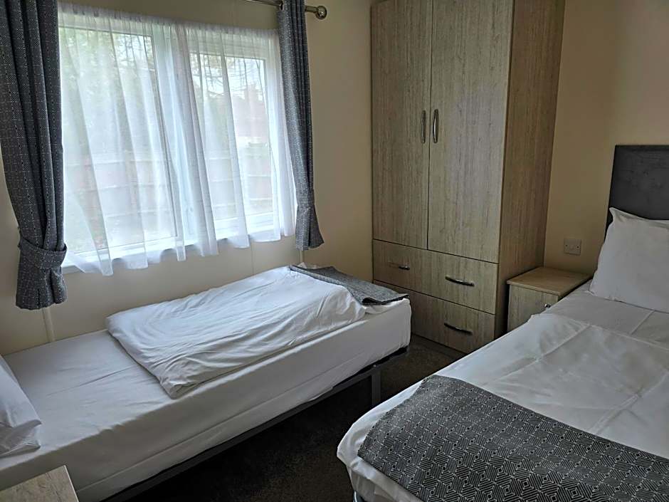 Castaways Holiday Park