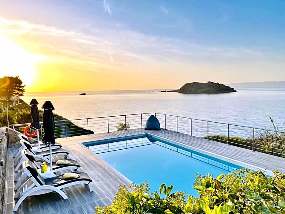 Eleia Seafront Rooms & Villas