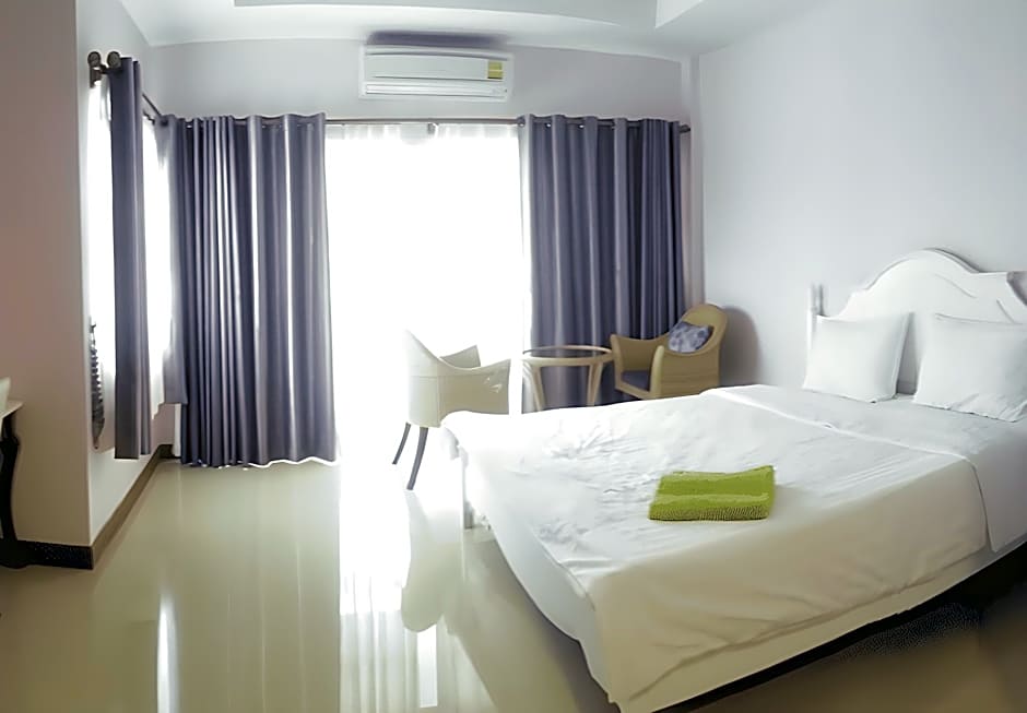 Takanta Place Aparthotel